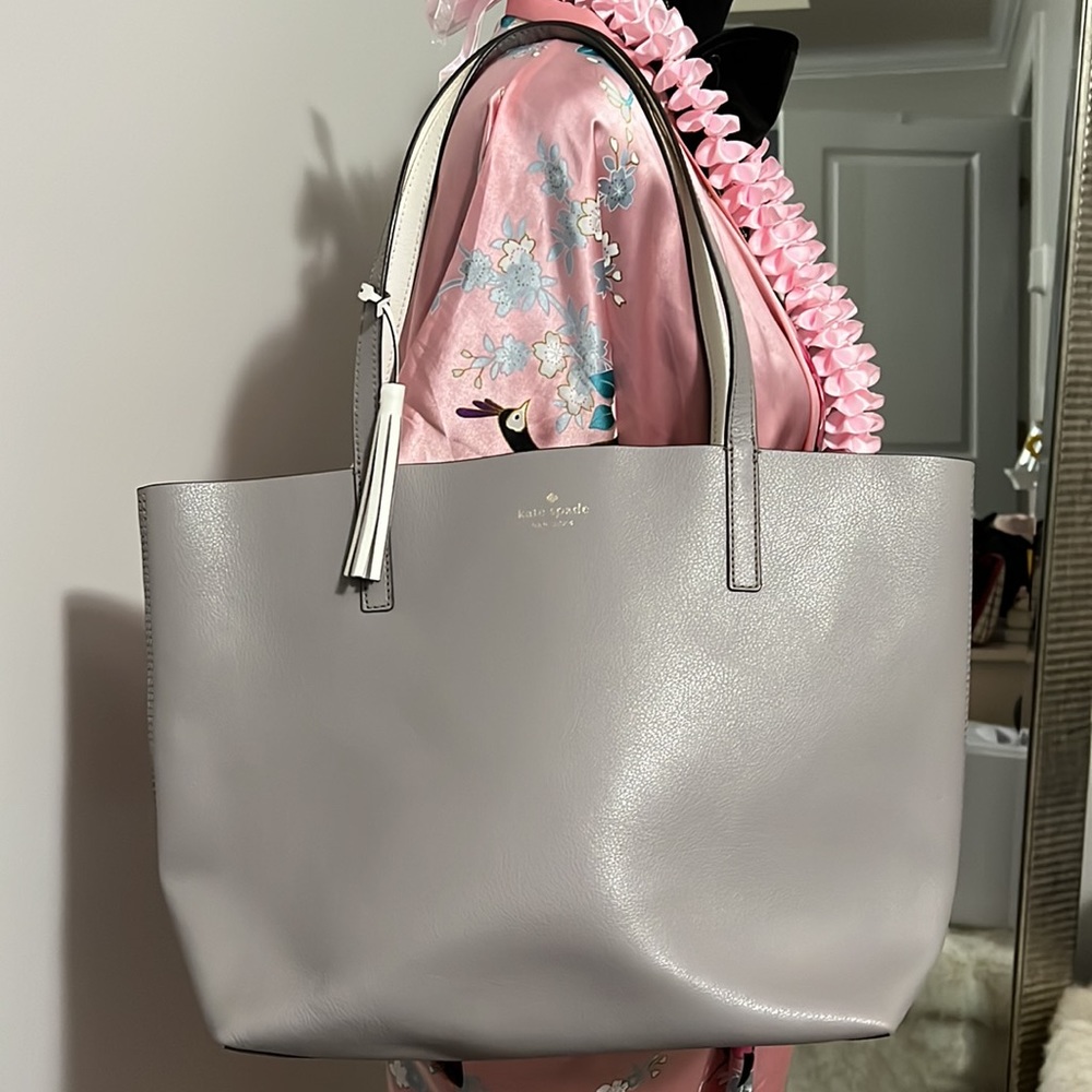 Kate Spade Reversable - Picture 7 of 8